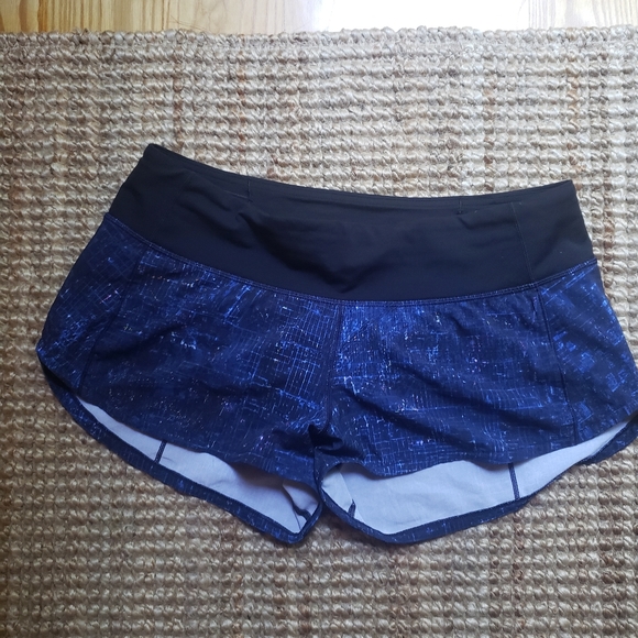 Lululemon shorts blue and black size 6 - Picture 1 of 3